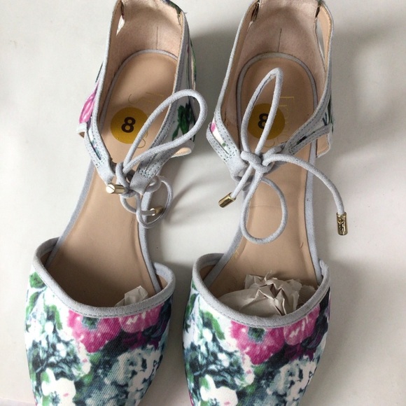 Franco Sarto Floral Pointed Shoes - Picture 5 of 8